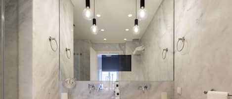 Appartement Standard, 2 chambres | Salle de bain