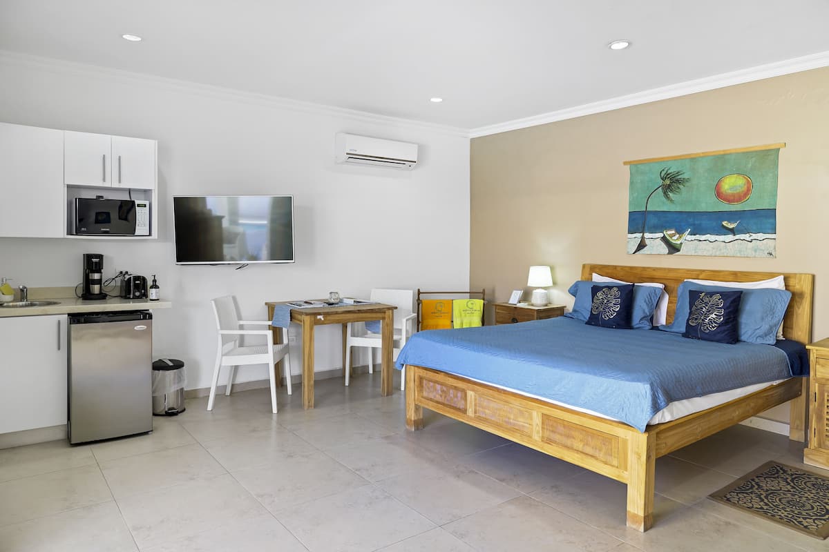 Family Room, 1 King Bed with Sofa bed, Refrigerator & Microwave, Poolside | 1 bedroom, premium bedding, down comforters, pillowtop beds