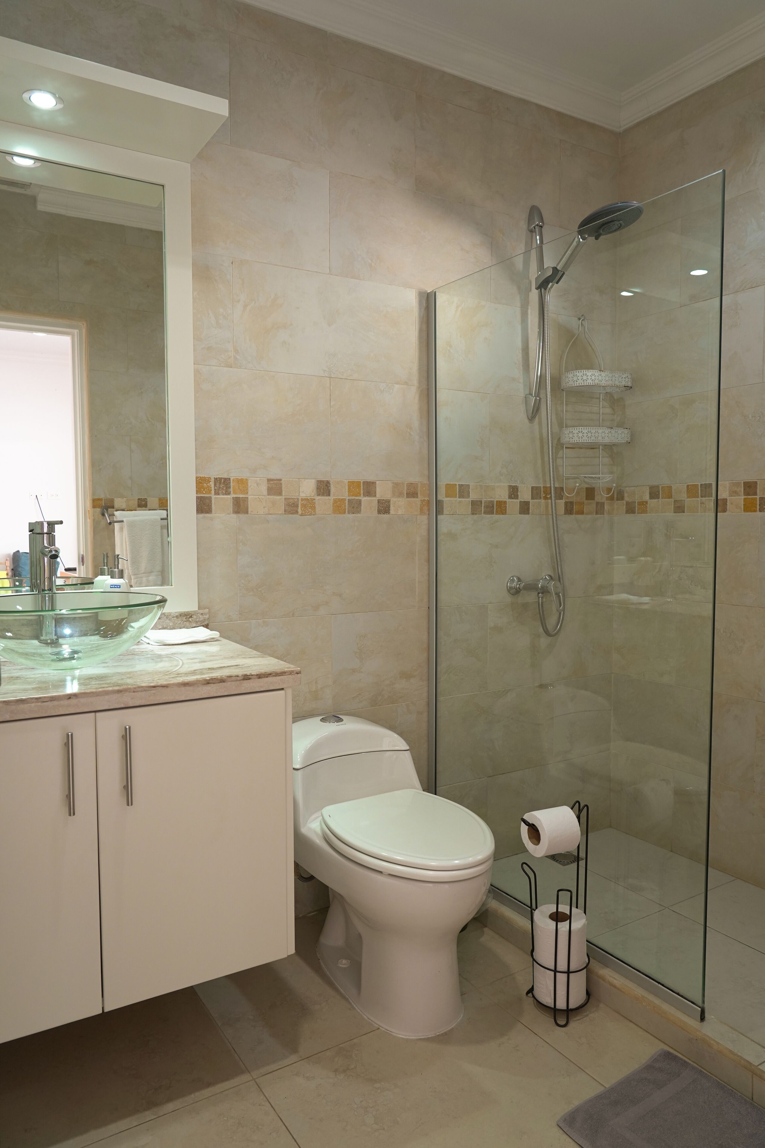 romantic room | bathroom | shower, eco-friendly toiletries, hair dryer, towels
