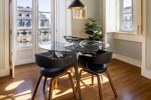 Apartamento luxo, 1 quarto | Sala de jantar