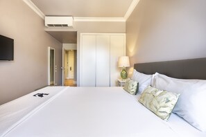 Standard Apartment, 2 Bedrooms | Premium bedding, in-room safe, individually decorated, blackout curtains - Chiado Camões - Lisbon Best Apartments (Lisbon)