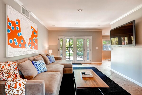 Apartment, 3 Bedrooms | Living area - PX037 3 Bedroom Apartment By Senstay (Phoenix)