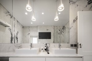Apartment, 1 Schlafzimmer | Badezimmer | Kostenlose Toilettenartikel, Haartrockner, Hausschuhe, Bidet