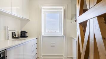 Maisonette, 2 Schlafzimmer | Eigene Kochnische | Großer Kühlschrank, Mikrowelle, Ofen, Herdplatte