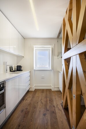 Maisonette, 2 Schlafzimmer | Eigene Kochnische | Großer Kühlschrank, Mikrowelle, Ofen, Herdplatte