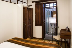 Habitación estándar doble (Tierra 1) | Ropa de cama de alta calidad y edredones de plumas