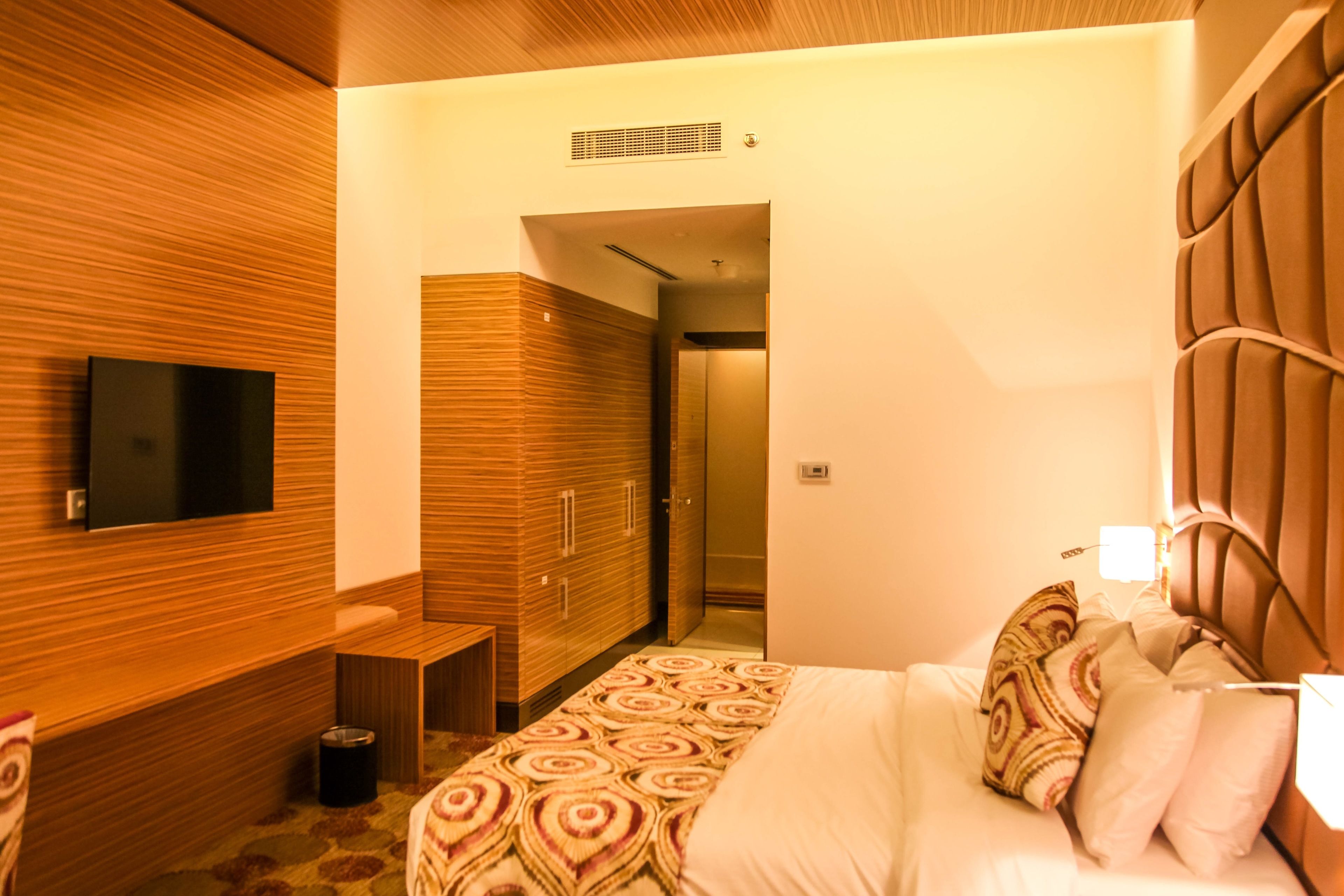 egyptian cotton sheets, premium bedding, down duvets, minibar