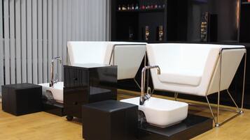 Body treatments, hot stone massages, Swedish massages, Thai massages