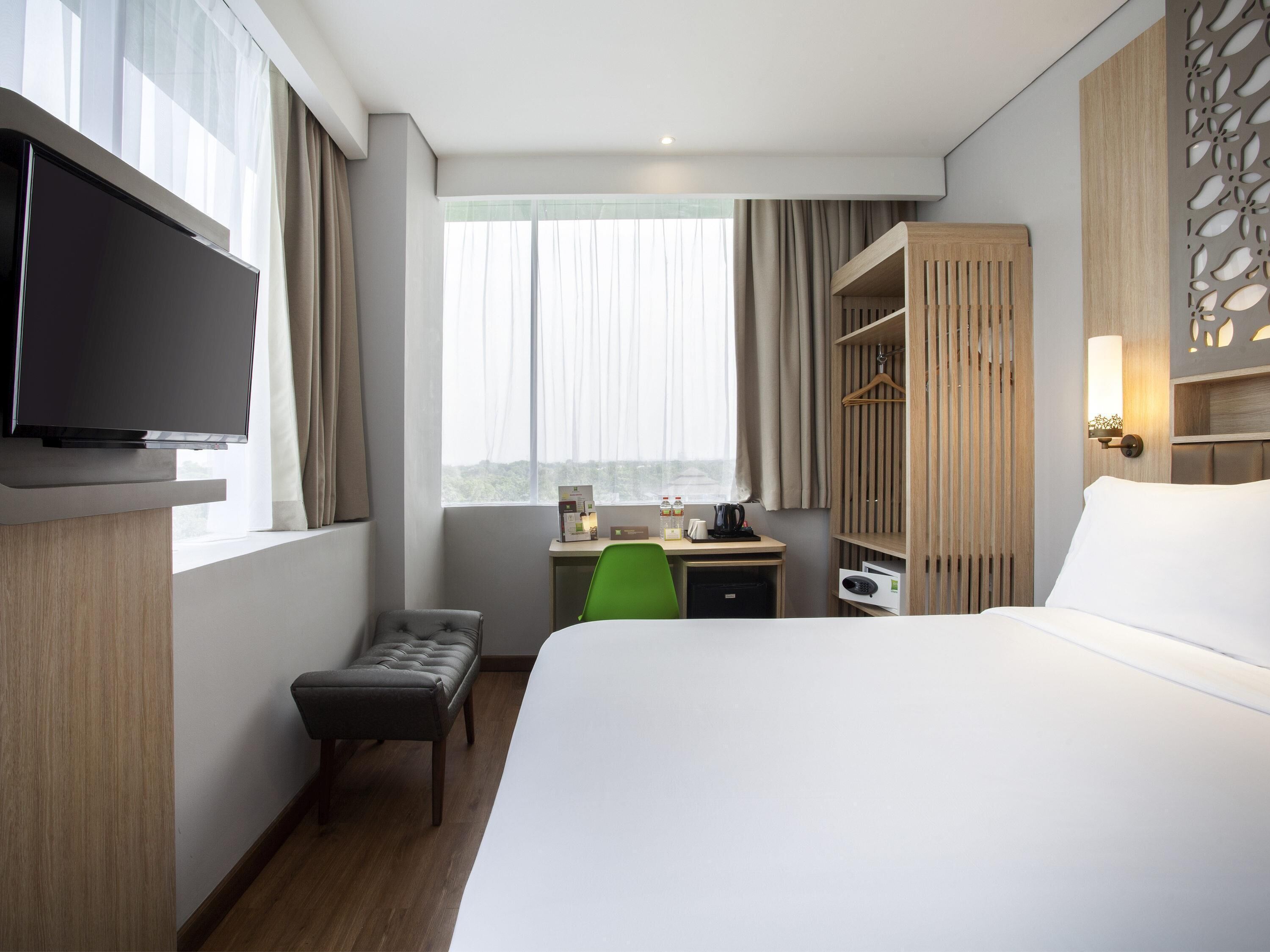 Superior Room, 1 Queen Bed (Panorama View) | Minibar, in-room safe, desk, soundproofing
