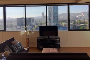 Apartment, Multiple Beds | Living area