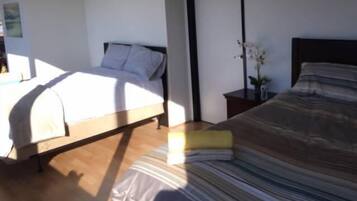 Apartment, Multiple Beds