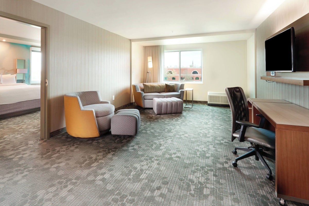 Literie de qualité supérieure, surmatelas, décoration personnalisée