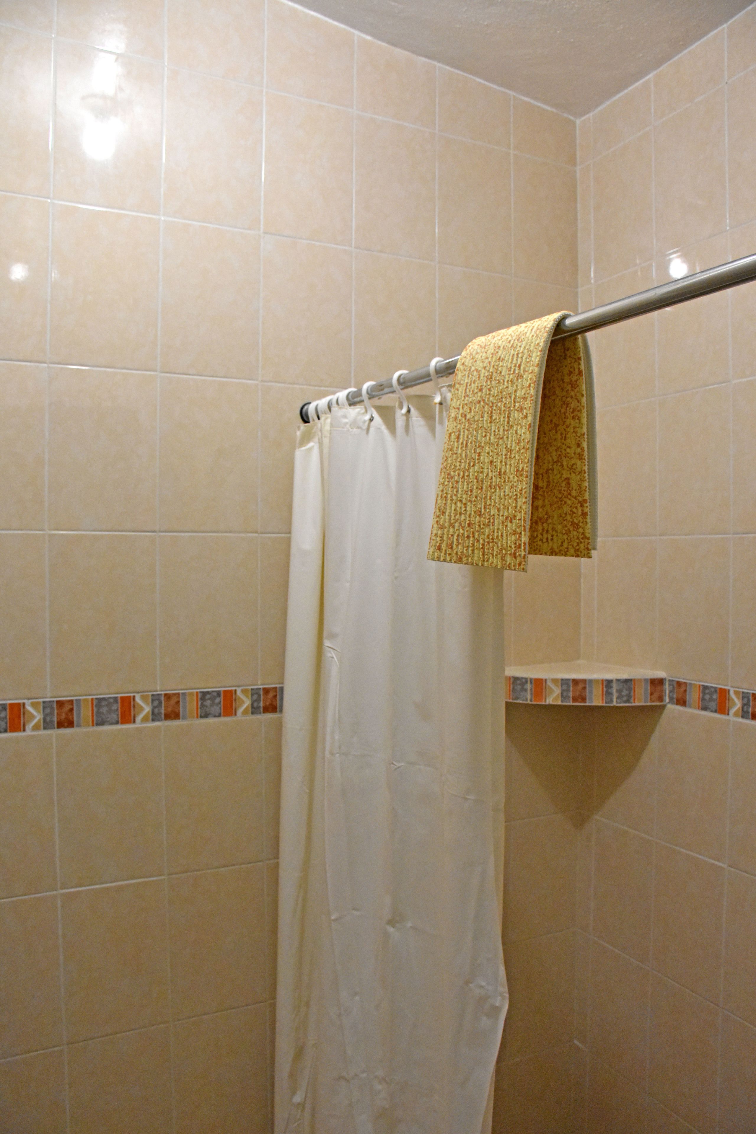 standard double | bathroom | shower, free toiletries, hair dryer, towels