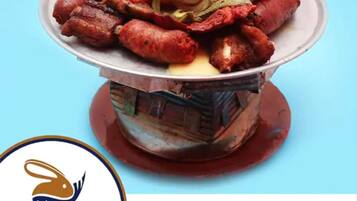 Breakfast, lunch, dinner served; Regional cuisine