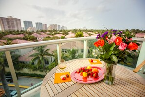 Aerial view - Sunny Isles Suites (Sunny Isles Beach)