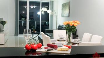 Condo familiar, 1 habitación, vista a la alberca, junto a la playa | 2 habitaciones y ropa de cama de alta calidad