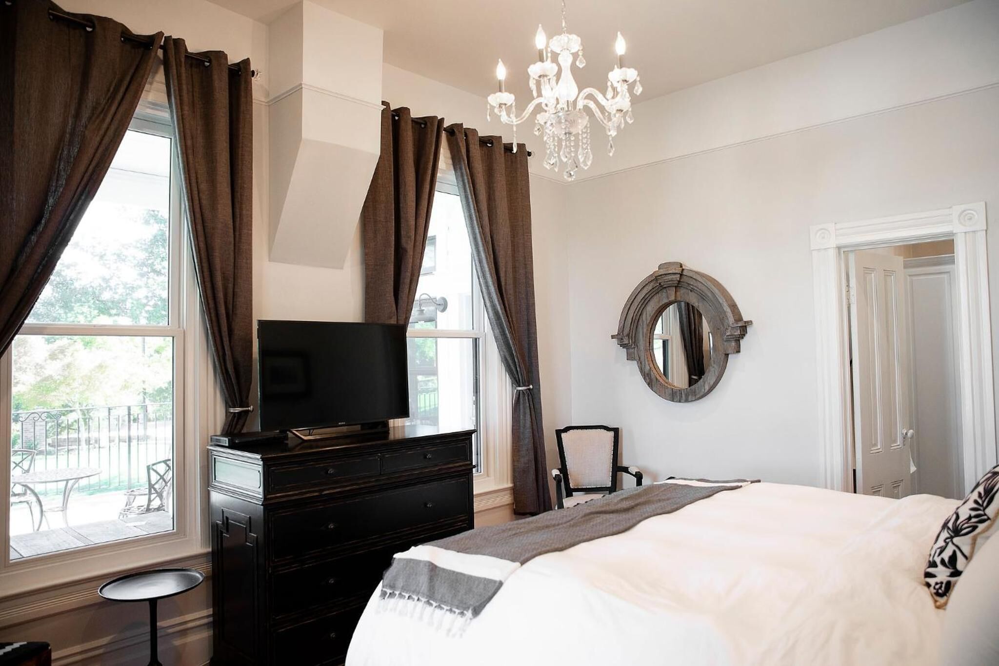 king suite | premium bedding, pillow-top beds, individually decorated