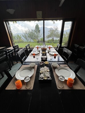 International cuisine - Cedar Lodge by Aahma (Kosiyakutoli)