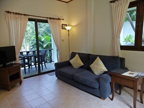 Living room - Woodlawn Villas (Koh Tao)