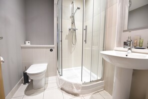 1 bedroom, individually decorated, individually furnished