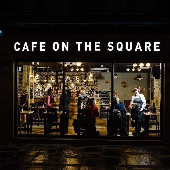 Restaurant - Dream Apartments - The Obel Building (Belfast)