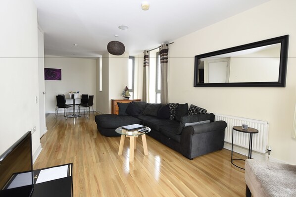 Apartamento estándar, 2 habitaciones | 1 dormitorio, tabla de planchar con plancha, cunas gratuitas