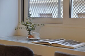 Premium Room, 1 Queen Bed with Sofa bed, Non Smoking | Egyptian cotton sheets, premium bedding, minibar, desk