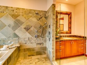 Apartment, 6 Bedrooms | Bathroom | Shower - Vista Las Palmas Penthouse (Jacó)