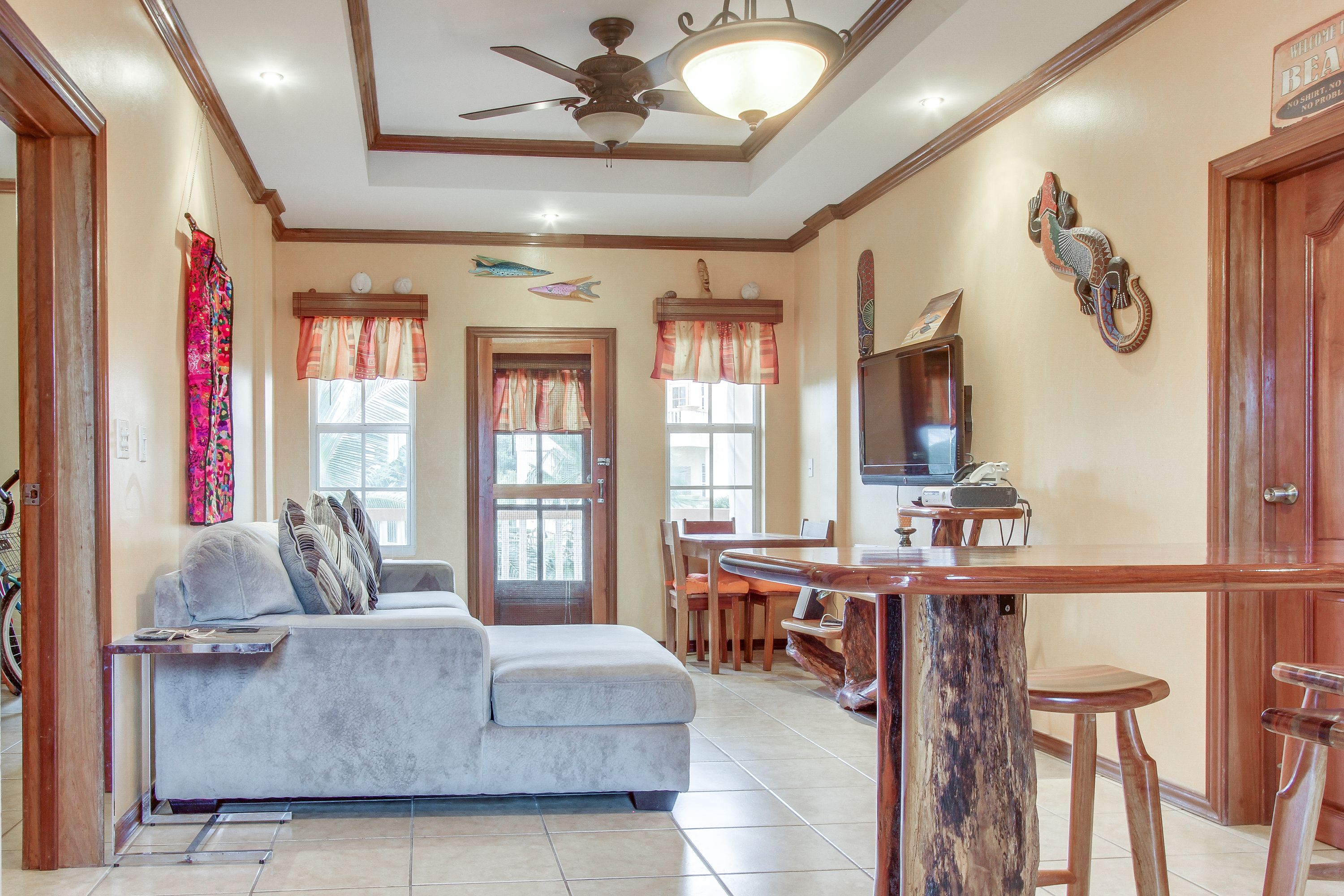 Classic Villa, 2 Bedrooms, Non Smoking, Lake View | Living room | TV