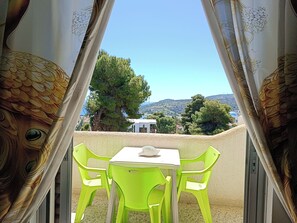 Appartement, 1 chambre, vue mer | Coffres-forts dans les chambres, bureau, chambres insonorisées