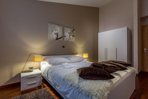 Comfort Apartment, 2 Bedrooms, Balcony | 1 bedroom, premium bedding, in-room safe, desk - Villa Stella (Rovinj)