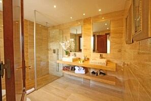 奢華別墅, 5 間臥室, 私人泳池 | 浴室 | 風筒、提供毛巾、廁紙