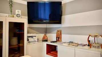Televisión LCD de 24 pulgadas con canales digitales y televisión