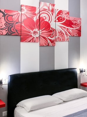Economy Double Room | Down comforters, iron/ironing board, free WiFi, bed sheets - Ariel B&B (Verona)