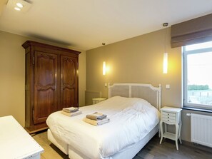5 bedrooms, WiFi