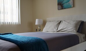 Condo 2 Bedroom: 618 5 AVE SW, Calgary T2P 3S2  | 1 bedroom, desk, iron/ironing board, rollaway beds - Newtel Suites (Calgary)