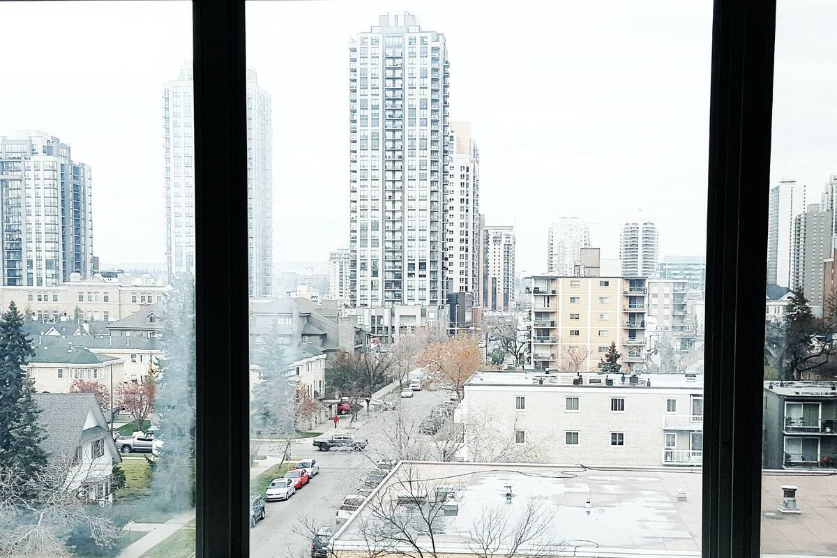 2 Bedroom Penthouse: 1033 15 AVE SW, Calgary T2R 0S5 
