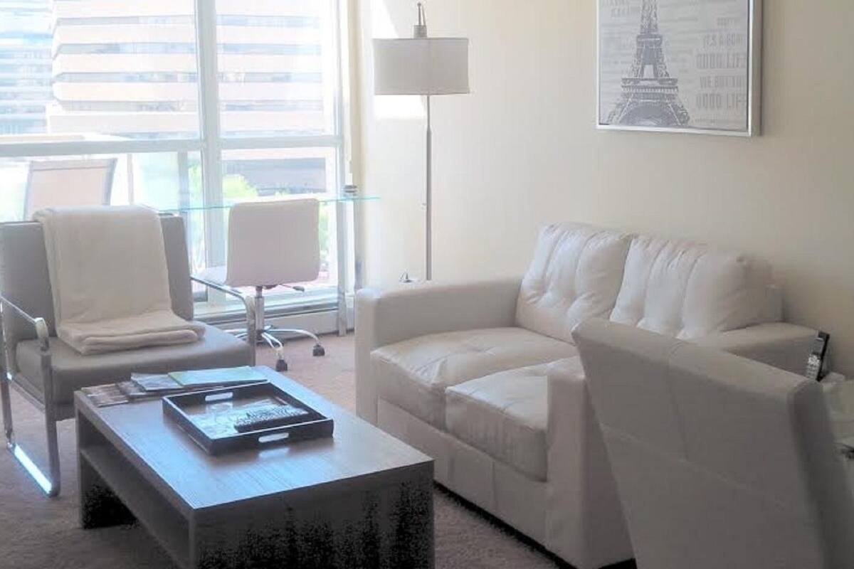 1 Bedroom Comfort condo: 325 3 ST DE, Calgary T2G 5R1 