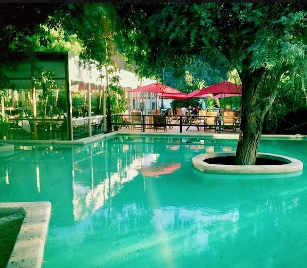 3 outdoor pools