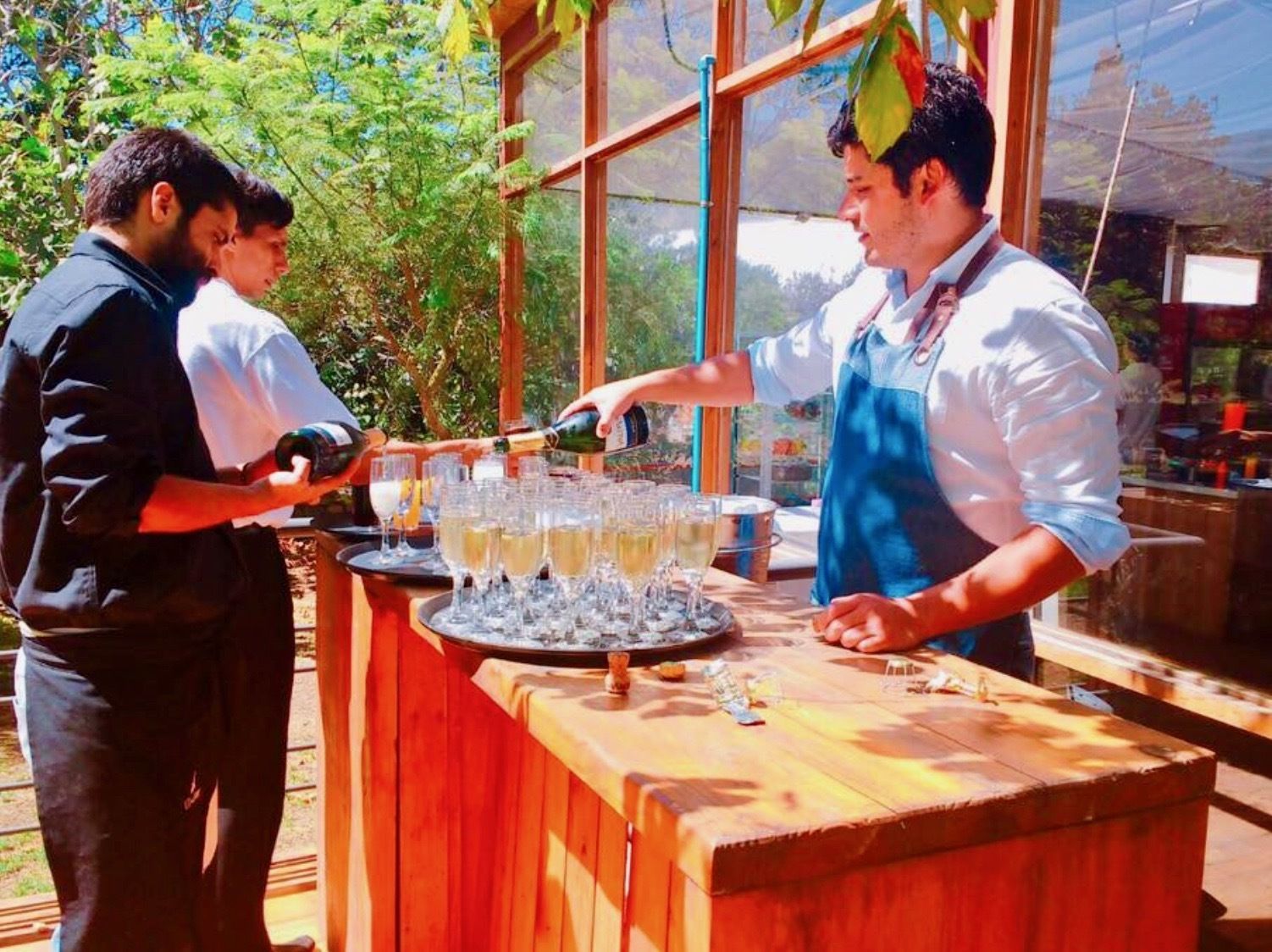 供應早餐、午餐和晚餐，秘魯料理