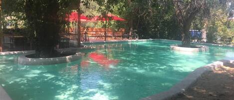 3 piscinas al aire libre