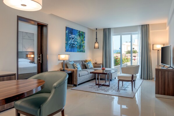 Premium bedding, minibar, in-room safe, desk