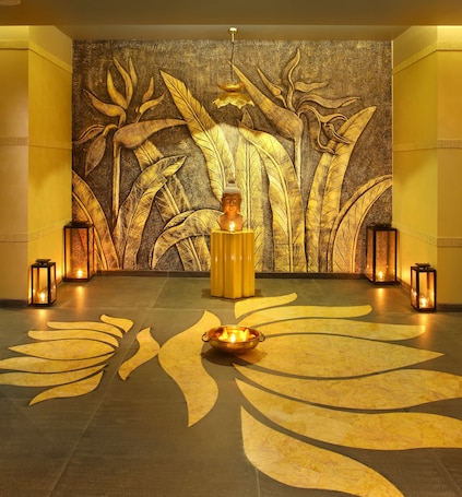 Steam room, body treatments, deep-tissue massages, Swedish massages