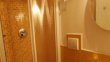 Familien-Vierbettzimmer, 1 Schlafzimmer | Badezimmer
