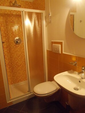 Family Quadruple Room, 1 Bedroom | Bathroom | Shower, free toiletries, hair dryer, soap - Affittacamere Iris B&B (Trieste)
