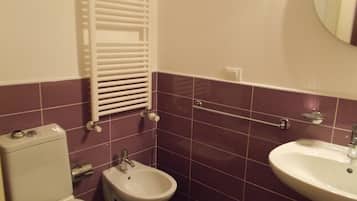 Standard-Einzelzimmer, 1 Schlafzimmer | Badezimmer | Dusche, kostenlose Toilettenartikel, Haartrockner, Seife