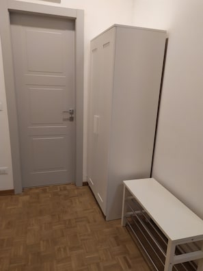 Standard Triple Room, 1 Bedroom | Free WiFi - Affittacamere Iris B&B (Trieste)