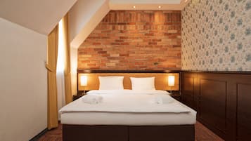 1 bedroom, premium bedding, in-room safe, desk