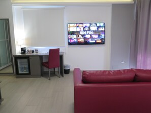 Minibar, in-room safe, desk, blackout drapes - Hotel Los Alamos (Benidorm)