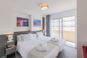 1 Schlafzimmer, Minibar, Zimmersafe, Schreibtisch